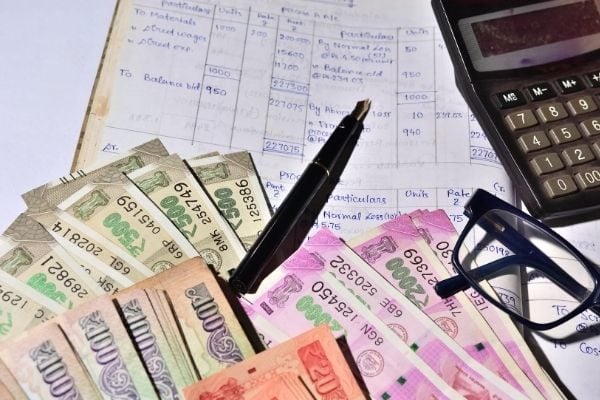 Fiat-Money Fiat-Money