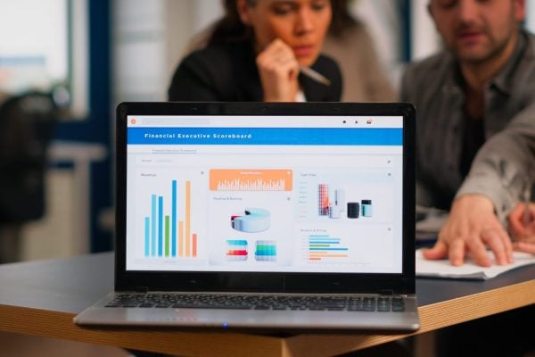 laptop-screen-ready-for-presentation-placed-on-des-2023-11-27-05-23-19-utc laptop-screen-ready-for-presentation-placed-on-des-2023-11-27-05-23-19-utc